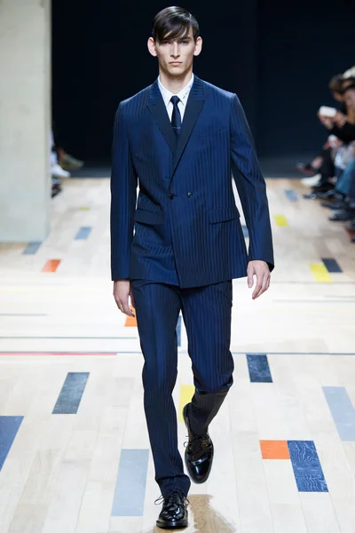 Look 1